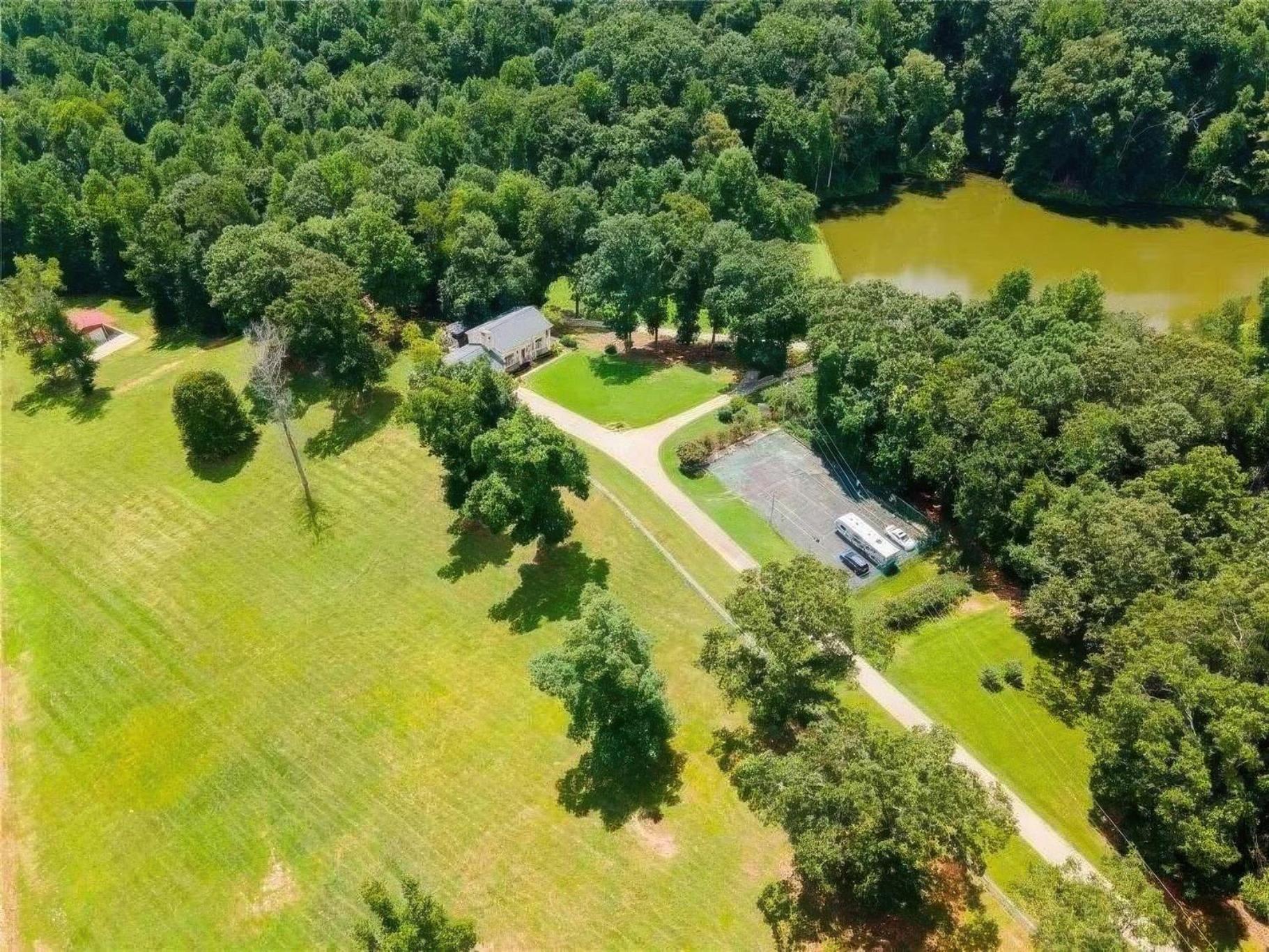 Southern Home And Fishing Lake. غينسفيل المظهر الخارجي الصورة